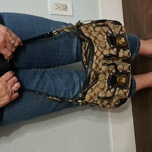 Coach Legacy Signature Shoulder Bag F12869 Beautiful🤍